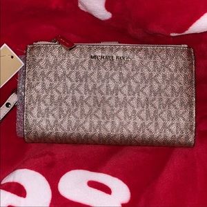 Michael Kors Wallet/Wristlet